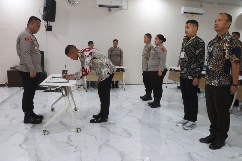 Penandatanganan Pakta Integritas dan Pengambilan Sumpah Penerimaan Polri T.A 2026 di Polres Batu Bara Berlangsung Lancar