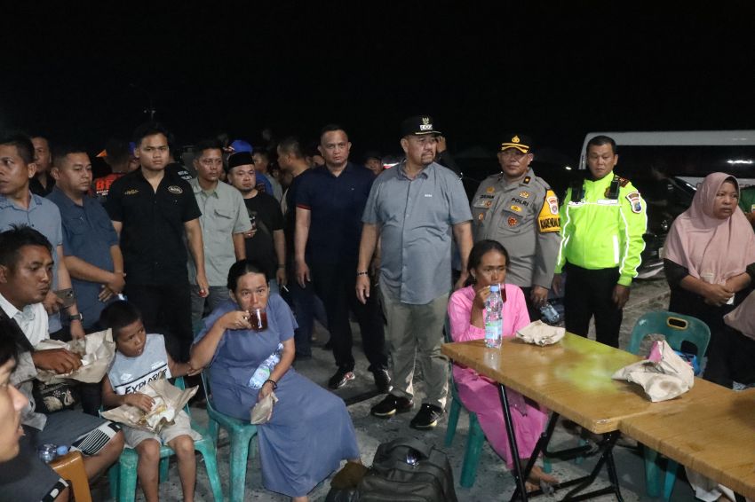 64 Wisatawan Asal Medan dan Pekan Baru Penumpang Kapal Karam di Pulau Salah Nama Dievakuasi Hingga Subuh