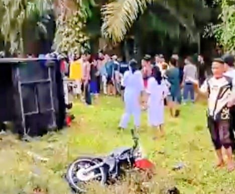 Mobil Pikup Laga Kambing Dengan Supra di Perkebunan TIU Batu Bara, 2 Tewas