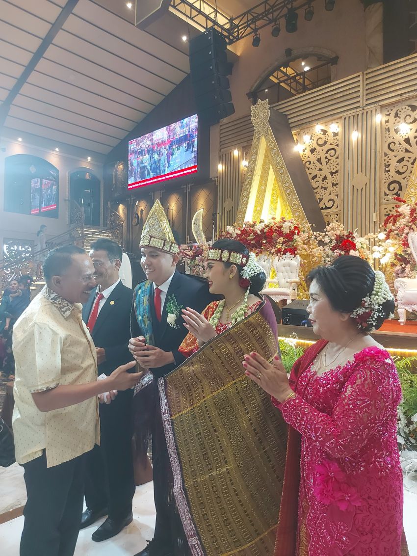 Rangkaian Kundapil Sumut I, Anggota DPR RI Maruli Siahaan Hadiri Pesta Pernikahan Warganya