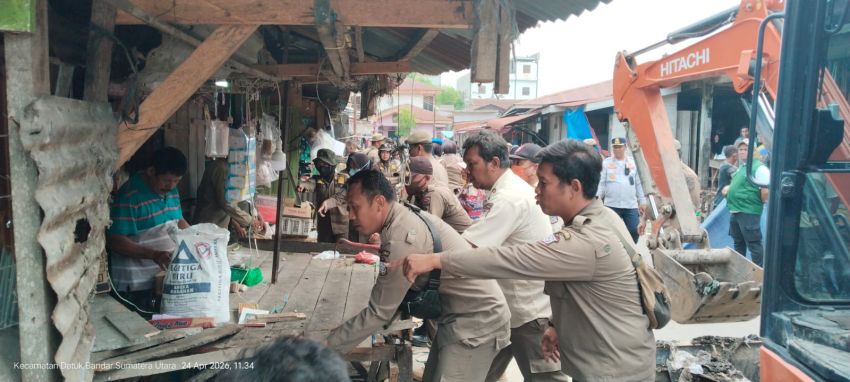 Tidak Pindah Mandiri, Pedagang "Bandel" Ditertibkan Pemkot Tanjungbalai