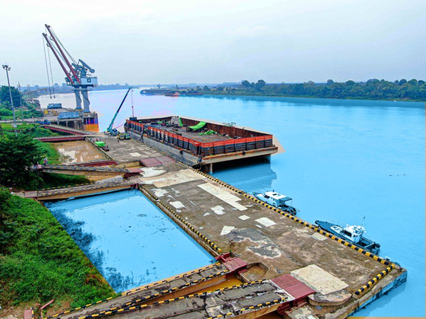 PTP Nonpetikemas Cabang Jambi Perkuat Distribusi Semen melalui Pelabuhan Talang Duku