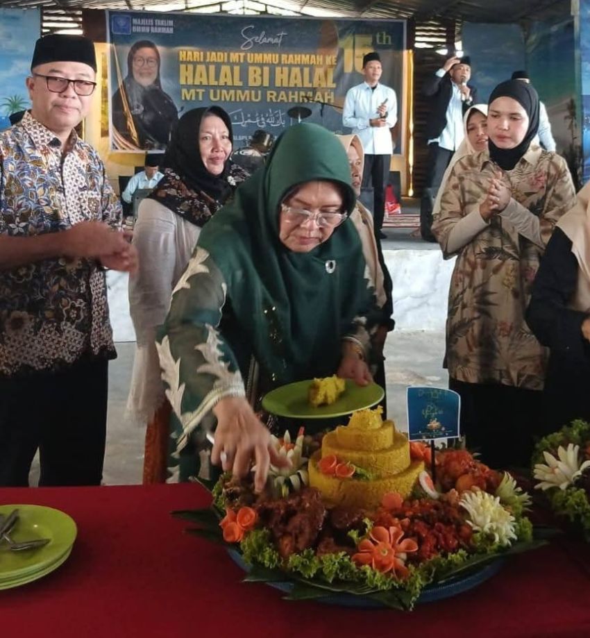 Tasyakuran Milad Ke 15 MT Ummu Rahmah, Dua Jemaah Dapat Hadiah Umroh