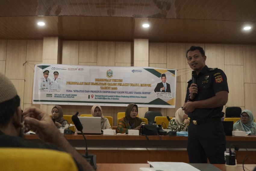 Dukung Ekspor UMKM Sumut, Bea Cukai Belawan Berikan Asistensi Kepabeanan pada Bimtek DPPESDM