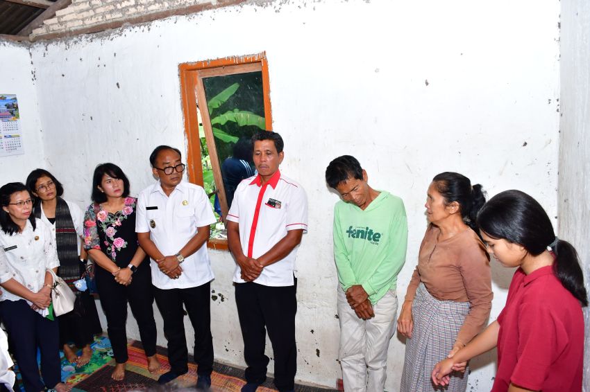 Pemkab Samosir Beri Penghiburan, Ibu Almarhum Jonius Taripar Sidabutar Bantah Anaknya Meninggal Dunia Karena Isu Masalah Ekonomi