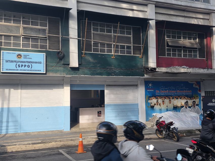 Emil Pane Pertanyakan Keberadaan Foto 3 Pengurus DPC PDIP Medan Bersama MPI di Kantor SPPG MBG