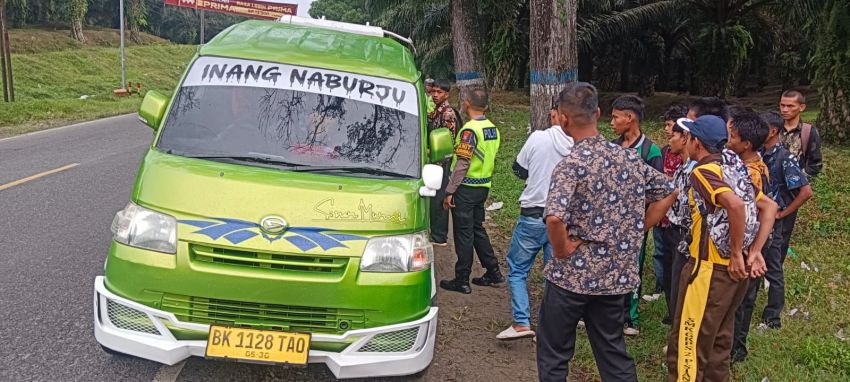 Satlantas Polres Simalungun Tertibkan Angkot Menyalahi Aturan