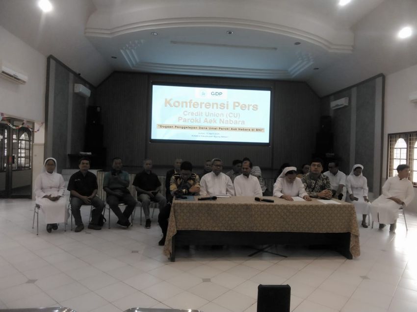 Suster Natalia Menangis Minta BNI Kembalikan Uang Rakyat